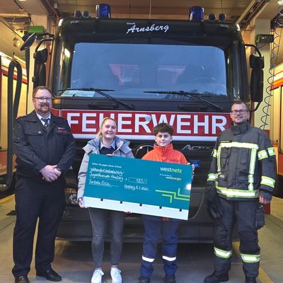 FW-AR: Westnetz spendet 183 Euro an Jugendfeuerwehr Arnsberg - Unterstützung für Städtetour nach Stuttgart 2026