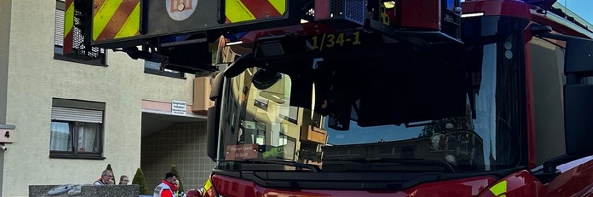 FW Speyer: Küchenbrand in der Straße "Zum Weidentor" - drei Verletzte