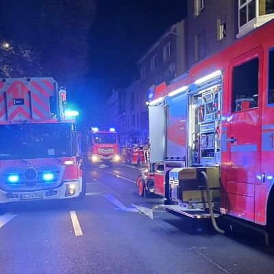 FW-GL: Rauchentwicklung in Treppenhaus sorgt für Einsatz von Feuerwehr und Polizei - Gemeinsame Pressemitteilung