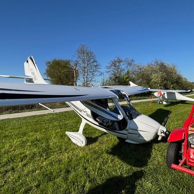 KFV Bodenseekreis: Ultraleichtflugzeug überschlägt sich