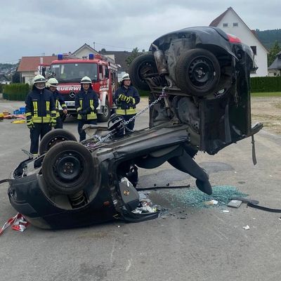 FW-OE: Rescue-Seminar zur Technischen Hilfeleistung - 27 Einsatzkräfte trainieren patientenorientierte Rettung
