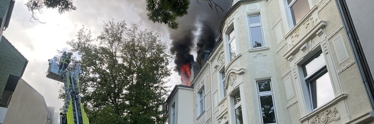 FW-DO: Feuer in einer Dachgeschosswohnung