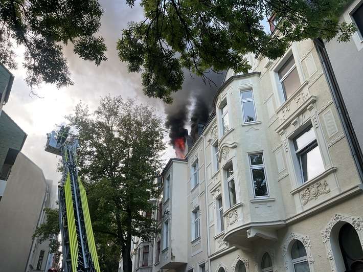 FW-DO: Feuer in einer Dachgeschosswohnung