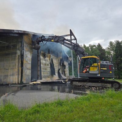 FW-ROW: Feuerwehreinsatz in Ostereistedt: Lagerhalle in Vollbrand