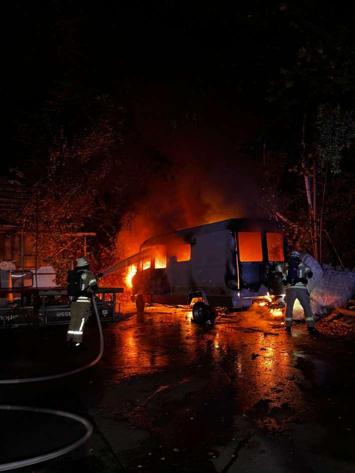FW-RS: Fahrzeugbrand in der Loborner Straße