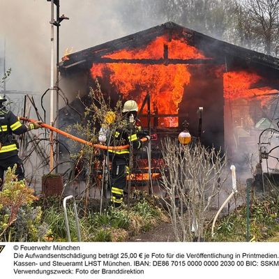 FW-M: Drohne unterstützt bei Brand in Kleingartenanlage (Perlach)