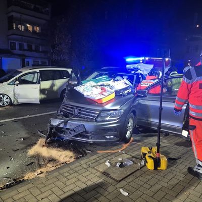 FW-GL: Mehrere Schwerverletzte bei Einsätzen der Feuerwehr Bergisch Gladbach in der Halloween-Nacht