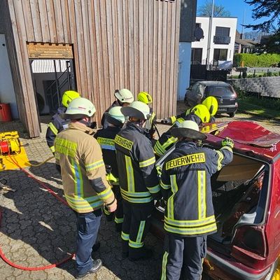 FW Burscheid: Feuerwehren beenden gemeinsamen Lehrgang - neue Retter für Burscheid und Leichlingen