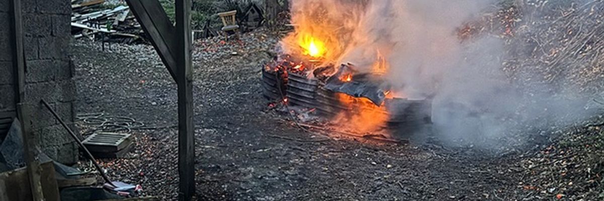 FW-EN: Datum: 18.04.2025/ Uhrzeit: 20:29 Uhr/ Dauer: ca. 60 Minuten/ Einsatzstelle: Schöpplenberg/ Einheiten: Löschzug Breckerfeld/ Löschgruppe Delle/ Löschgruppe Zurstraße