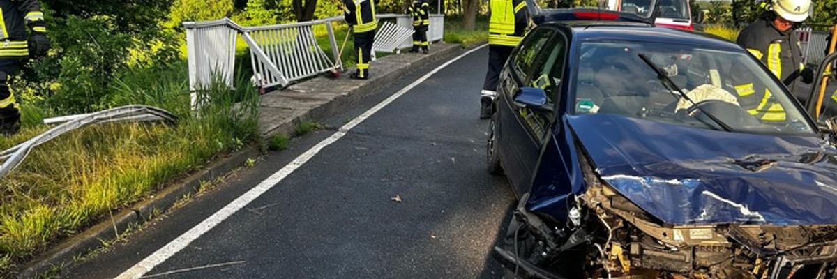 FW-ROW: Schwerer Verkehrsunfall auf der K139 bei Nütttel - Zwei Verletzte