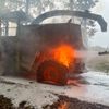 FW-OLL: Maishäcksler fängt Feuer und brennt vollständig aus - Hubschrauber sieht Feuer, landet und versucht die Flammen zu bekämpfen