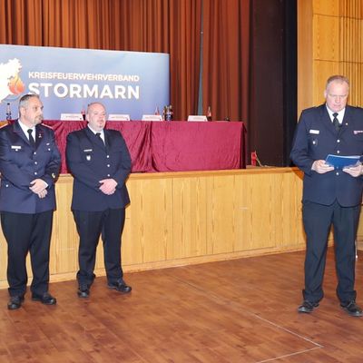 FW-Stormarn: Mitgliederversammlung: Thomas Proß von der Feuerwehr Poggensee mit dem deutschen Feuerwehr-Ehrenkreuz in Silber ausgezeichnet