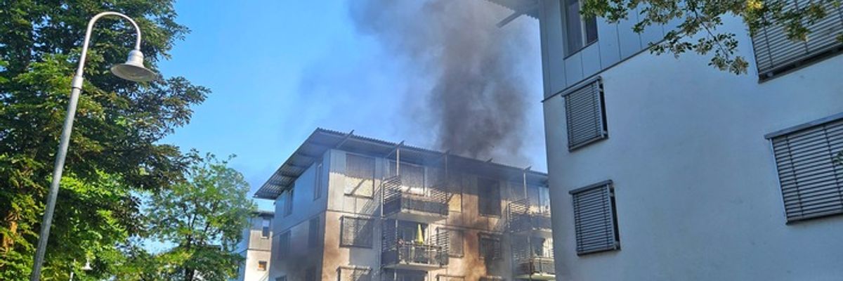 FW Konstanz: Brand am Gebäude