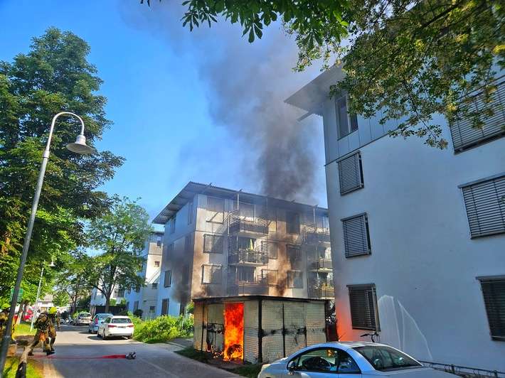 FW Konstanz: Brand am Gebäude