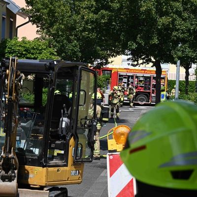 FW Pulheim: Gasausbruch durch Bauarbeiten