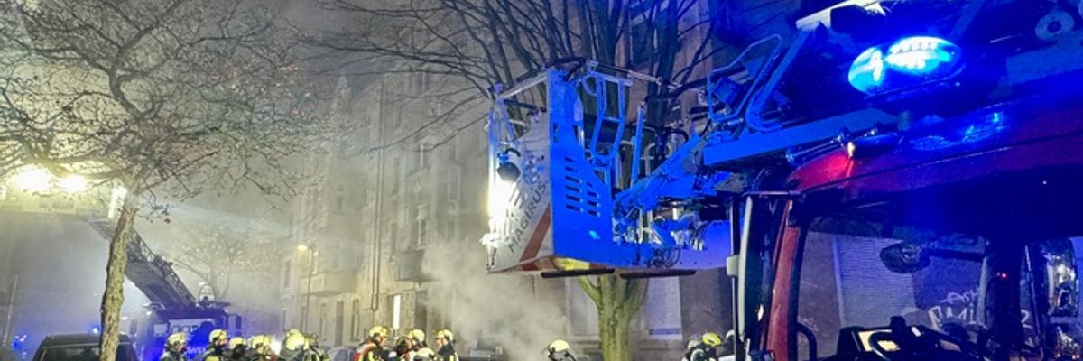 FW-BO: Kellerbrand in Bochum: Feuerwehr rettet fünf Personen - alle unverletzt