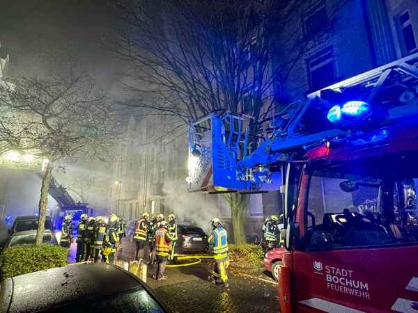 FW-BO: Kellerbrand in Bochum: Feuerwehr rettet fünf Personen - alle unverletzt