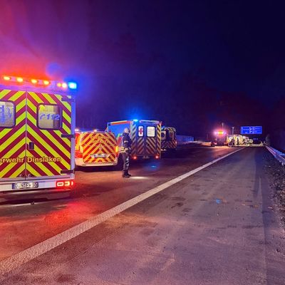 FW Dinslaken: Verkehrsunfall mit mehreren verletzten Personen.