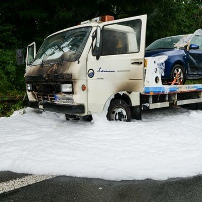FW-DO: Fahrzeugbrand auf der B236 - Ersthelfer aus Bremen verhindern Schlimmeres