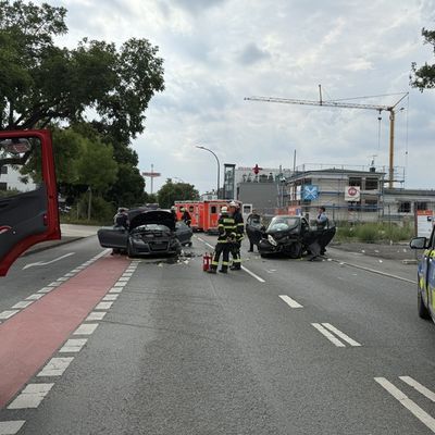 FW-DO: Verkehrsunfall auf der Hannöverschen Straße - Zwei Personen verletzt