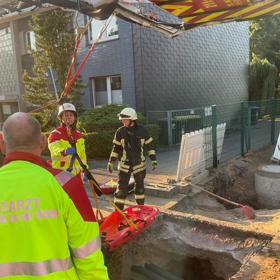 FW-MH: Arbeitsunfall in MH-Heißen - Rettungshubschrauber im Einsatz
