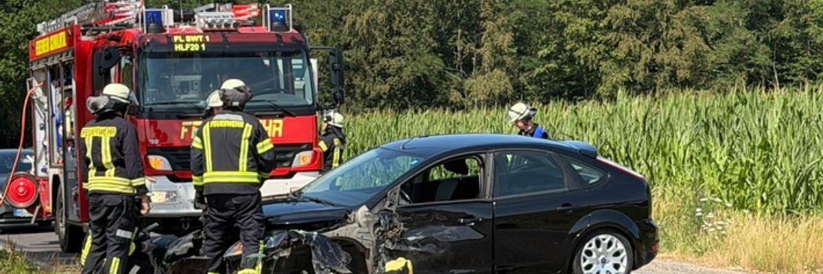 FFW Schwalmtal: Technische Hilfeleistung nach Verkehrsunfall mit zwei Pkw
