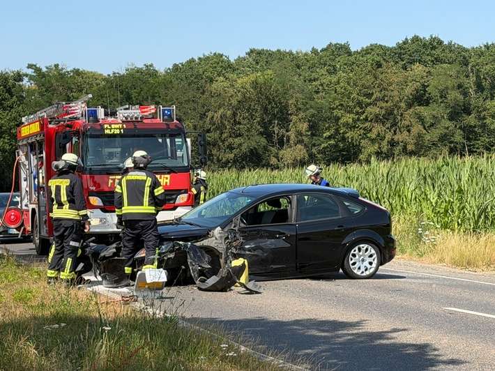 FFW Schwalmtal: Technische Hilfeleistung nach Verkehrsunfall mit zwei Pkw