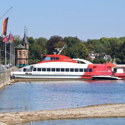 FW Konstanz: Schiffsunfall am Konstanzer Hafen
