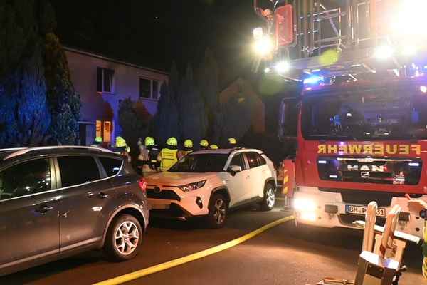 FW Pulheim: Feuer in Obdachlosenunterkunft