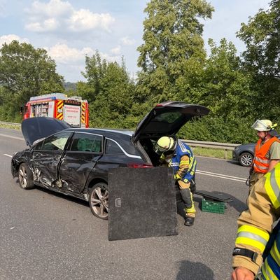 FW Weinheim: Zwei Verletzte bei Verkehrsunfall auf der B 38 Westtangente