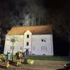 FW-E: Dachstuhlbrand in Essen-Karnap - Feuerwehr bis in die Morgenstunden im Einsatz