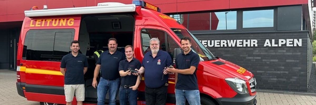 FW Alpen: Generationswechsel in der Funkwerkstatt der Freiwilligen Feuerwehr Alpen