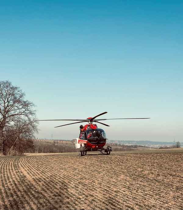 FW Dresden: Einsatz im Zschonergrund - Luftrettung nach Sturz in vereistem Gelände
