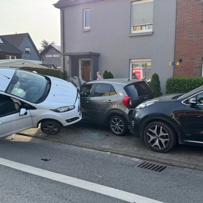 FW-DO: PKW fährt auf parkendes Fahrzeug auf