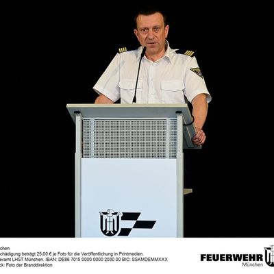 FW-M: Einweihung des neuen Gerätehauses der Freiwilligen Feuerwehr München - Abteilung Großhadern