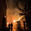 FW-BOT: Feuer drohte auf Haus überzugreifen
