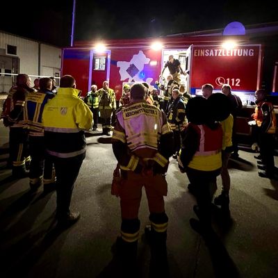 FW-EN: Abschlussmeldung - Brand im Industriebetrieb in Herdecke - Die Feuerwehren des Ennepe-Ruhr-Kreis sind mit 132 Einsatzkräften über 7 Stunde im Einsatz.