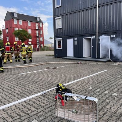 FW Mechernich: Löschzug 4 trainiert auf dem Übungsgelände in Düren-Stockheim