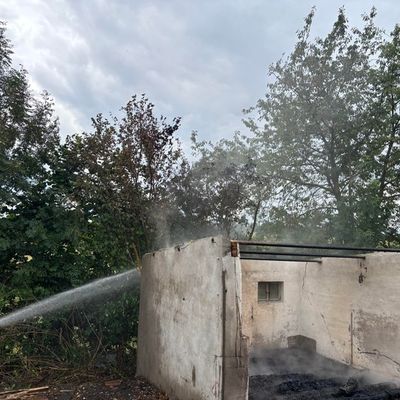 FW-EN: Starke Rauchentwicklung am Poethen - Illegale Müllverbrennung führt zu Flächen- und Vegetationsbrand - Kleinbrand am Montag im Industriebetrieb