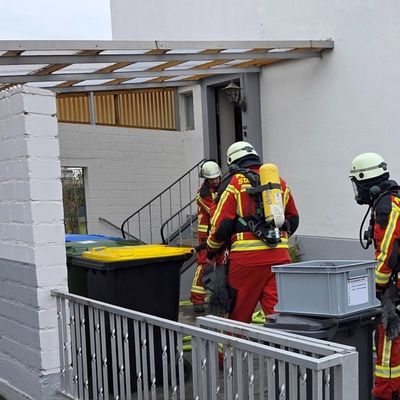 FW Düren: Zwei parallele Einsätze im Stadtgebiet Düren