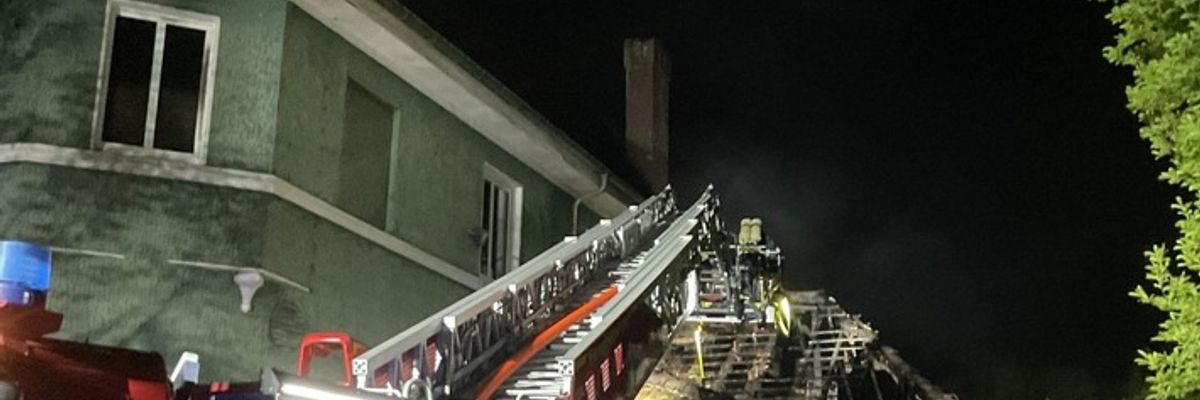 FW-GE: Brand einer Gastronomie in Gelsenkirchen Scholven