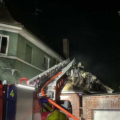 FW-GE: Brand einer Gastronomie in Gelsenkirchen Scholven