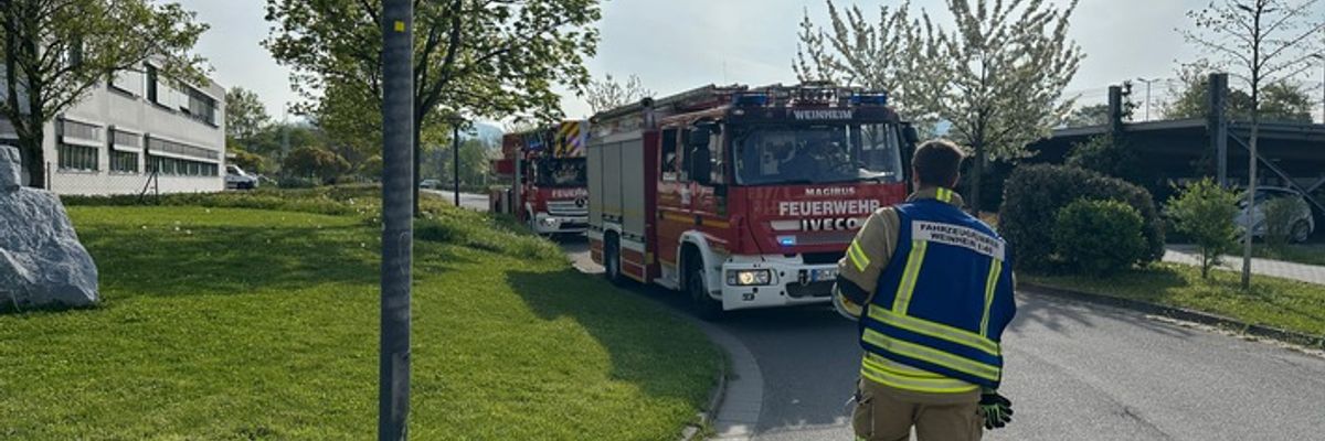 FW Weinheim: Keine Langeweile für die Weinheimer Feuerwehr am Wochenende