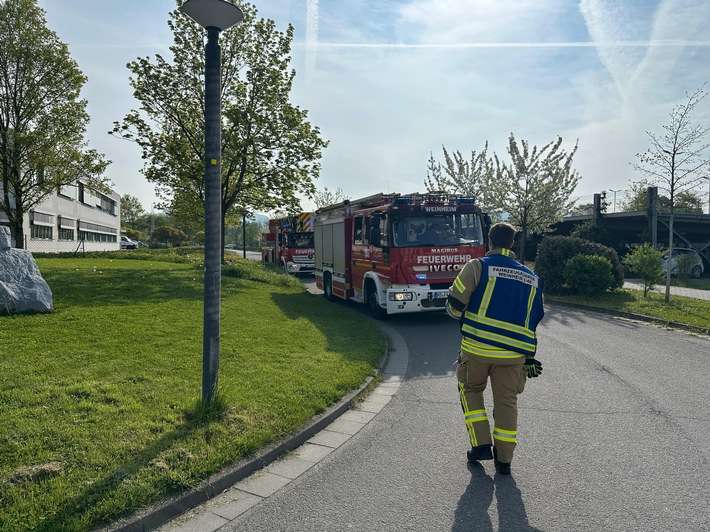 FW Weinheim: Keine Langeweile für die Weinheimer Feuerwehr am Wochenende