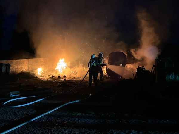 FW-ROW: Feuer schnell unter Kontrolle