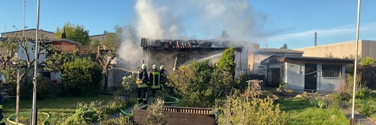 FW-DO: Brand einer Gartenlaube