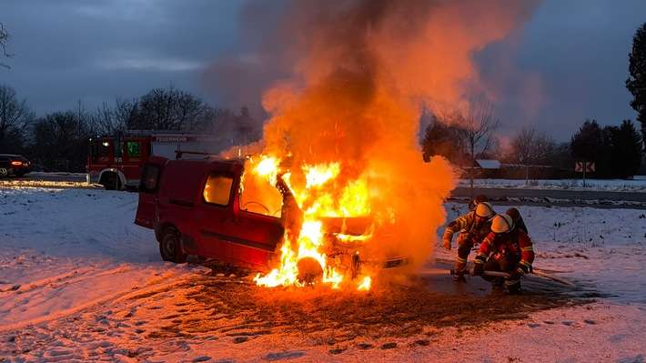 FW Weinheim: PKW Brand im Hammelsbrunnen