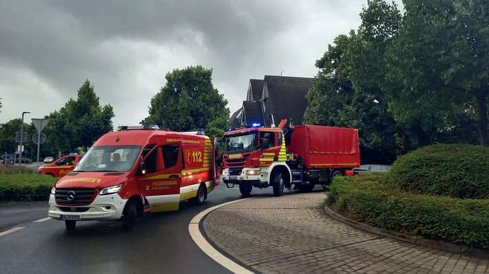 FW-EN: Dieselspur durch Herdecke: Feuerwehr im Einsatz - Erstversorgung an Bushaltestelle
