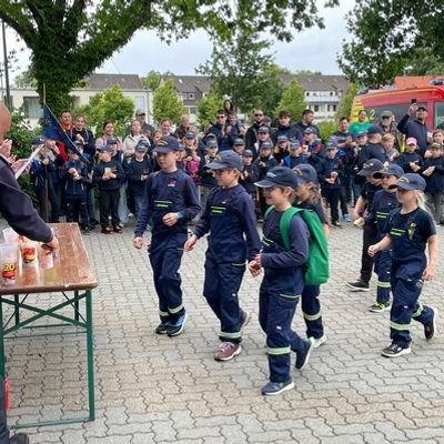 FW Lehrte: 231 Kinder und Jugendliche feiern die Jubiläen der Kinder- und Jugendfeuerwehr Ahlten