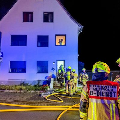FW-DT: Gemeldeter Wohnungsbrand - Essen auf Herd verursacht starke Rauchentwicklung